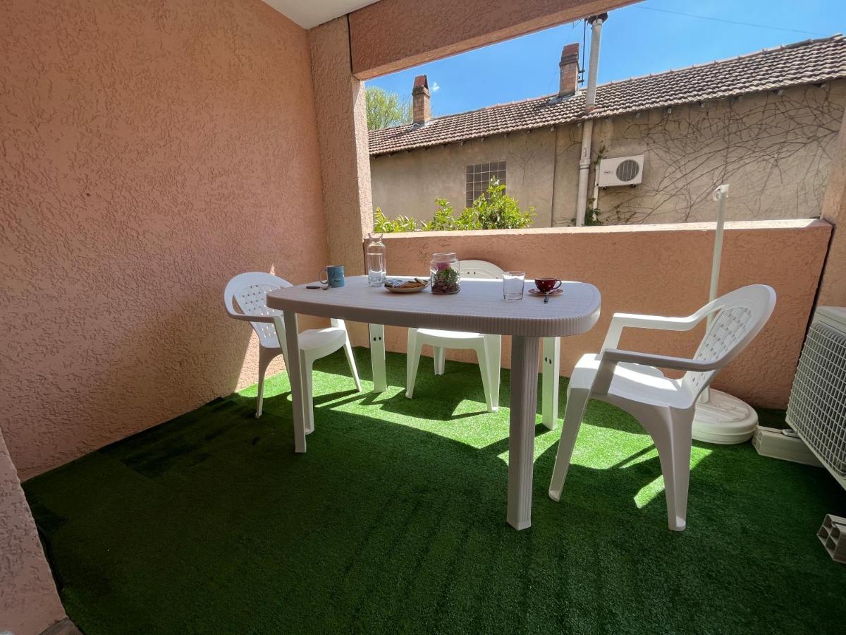 Logement Renove Avec Mobilier 2023 Appartamento Avignone Esterno foto